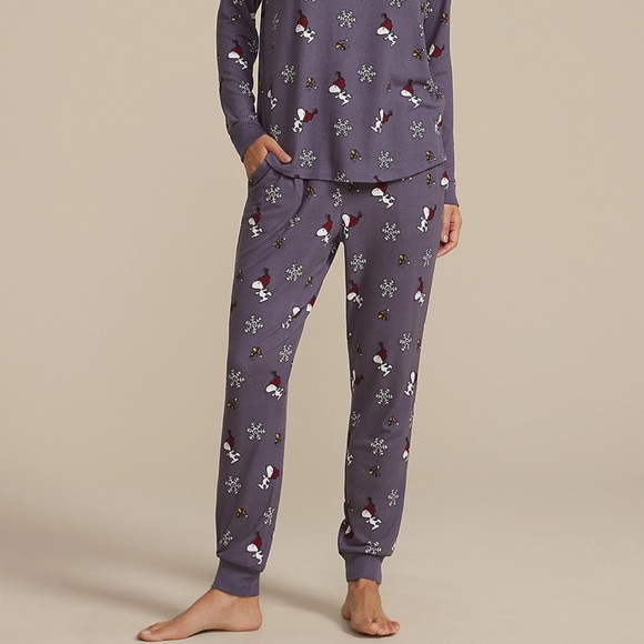 Snoopy Long Sleeve Tee And Jogger Pajama Set- New in Package - Picture 2 of 2